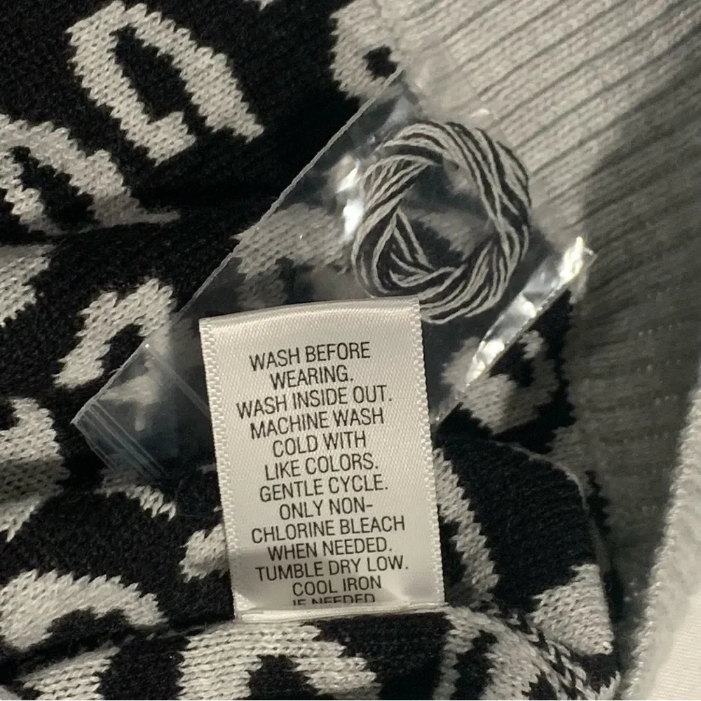 Croft & Barrow Leopard Print Sweater Gray Size Medium Womens Animal Print V-Neck - Picture 11 of 12